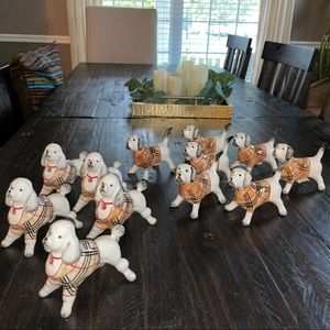 Adorable porcelain dogs.